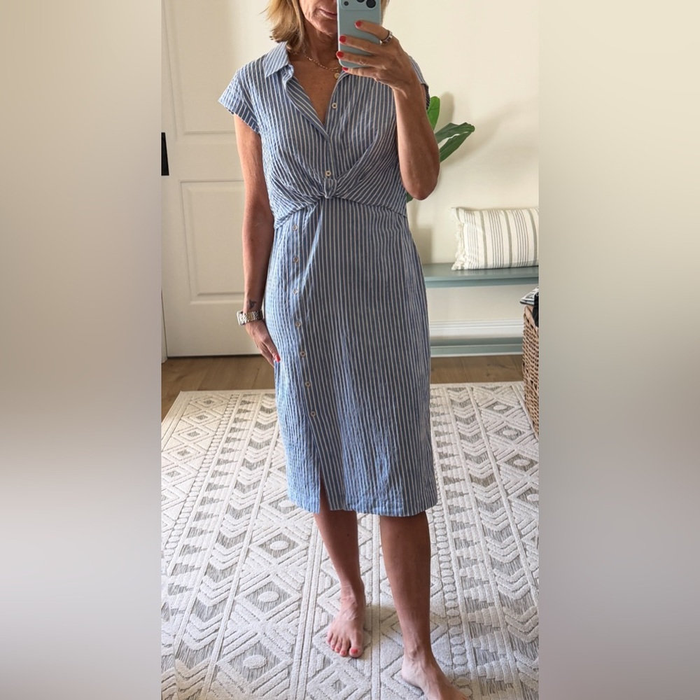 White House Black Market Blue Pinstripe Button-Front Shirt Dress Size 6.